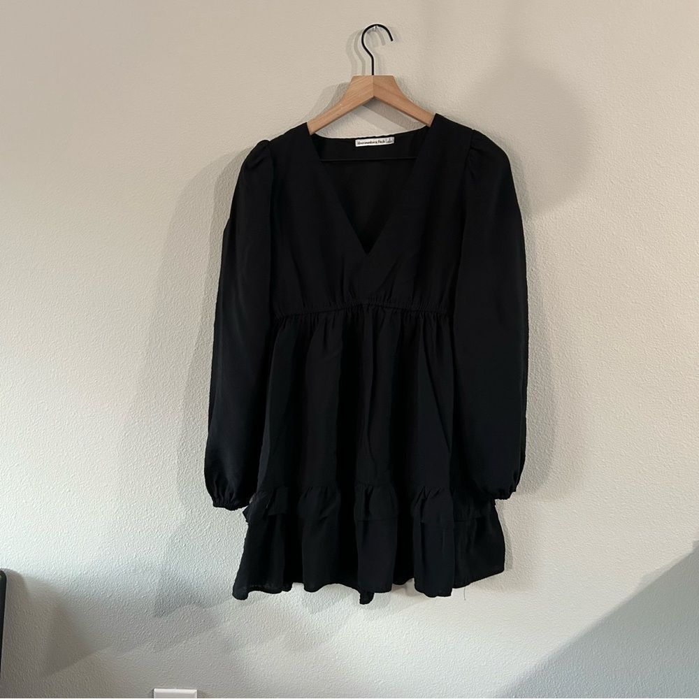 Abercrombie and Fitch V Nech Long Sleeve Baby Doll Dress
